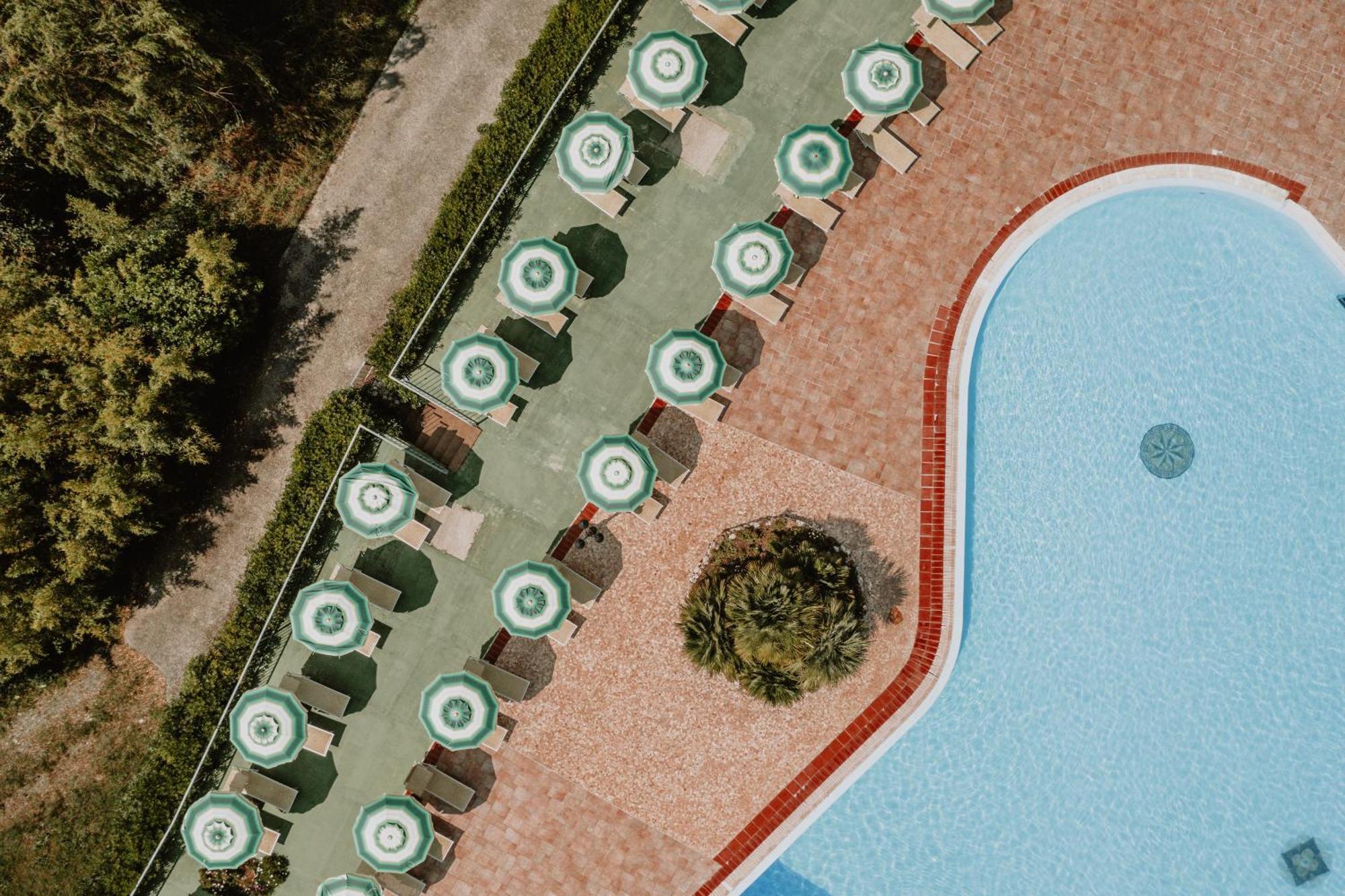 Borgo San Pecoraio Resort Рипарбелла Экстерьер фото